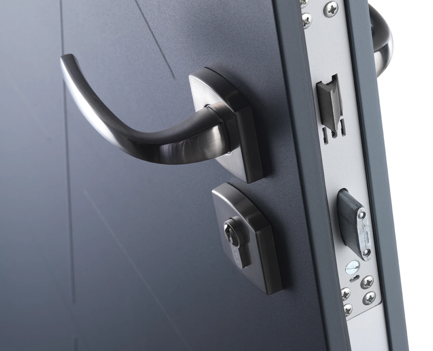 Gros plan serrure de Porte Blindée Fichet pour maison à Nice